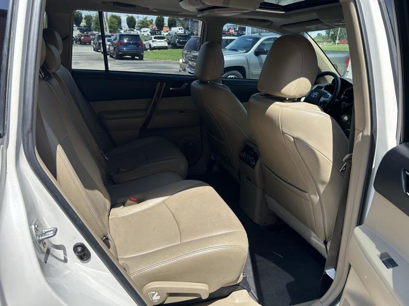 Toyota Highlander Limited 2WD 2013