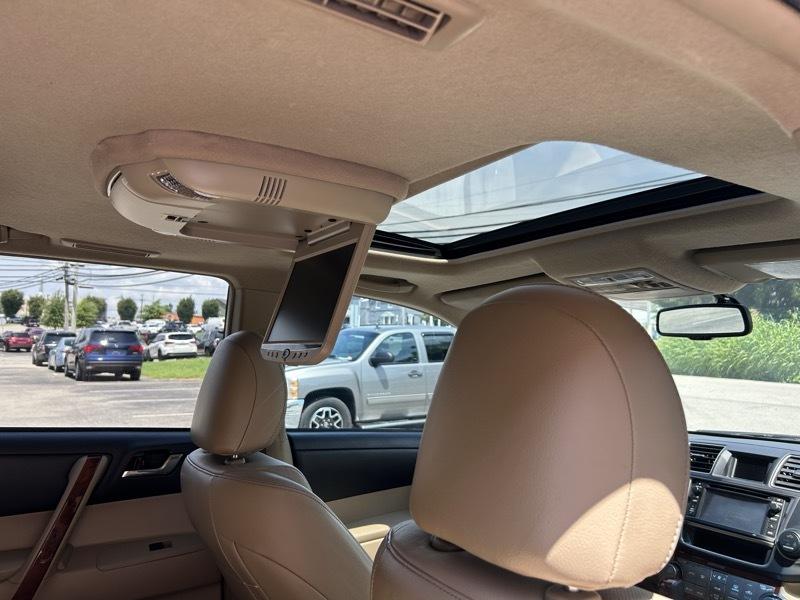 Toyota Highlander Limited 2WD 2013
