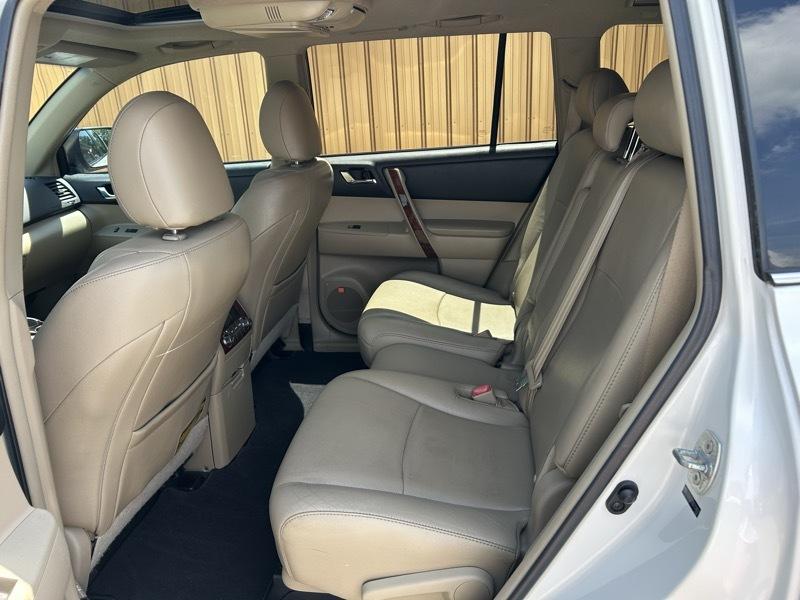 Toyota Highlander Limited 2WD 2013