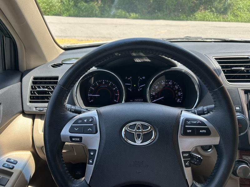 Toyota Highlander Limited 2WD 2013