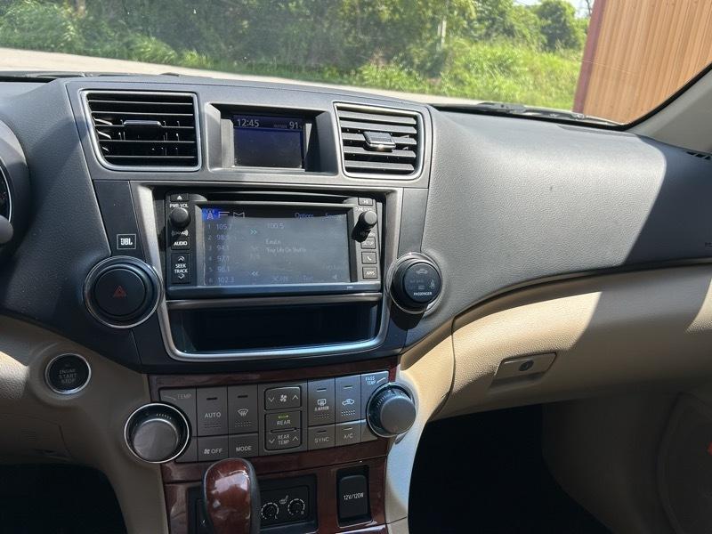 Toyota Highlander Limited 2WD 2013