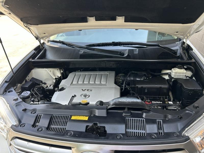 Toyota Highlander Limited 2WD 2013