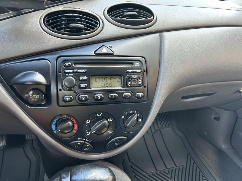 Ford Focus Wagon SE 2004