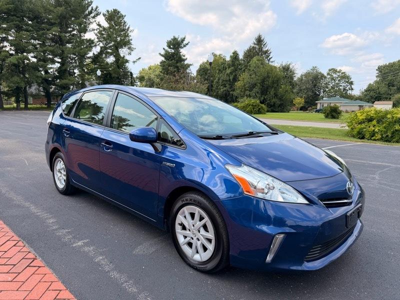 Toyota Prius V Three 2012