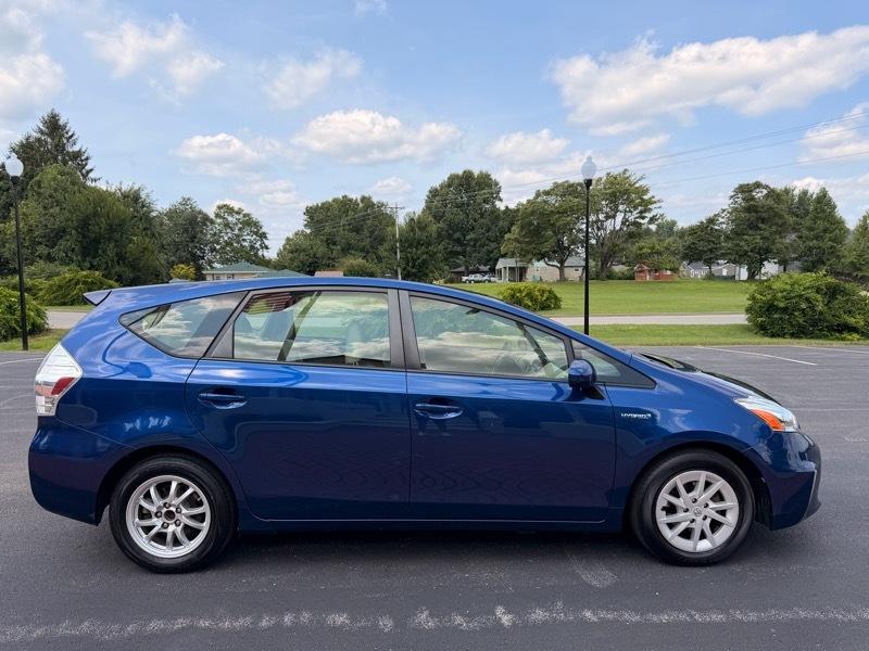 Toyota Prius V Three 2012