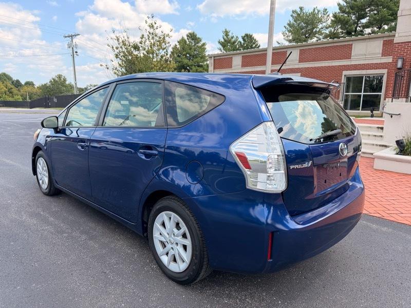 Toyota Prius V Three 2012