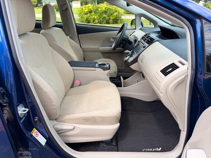 Toyota Prius V Three 2012