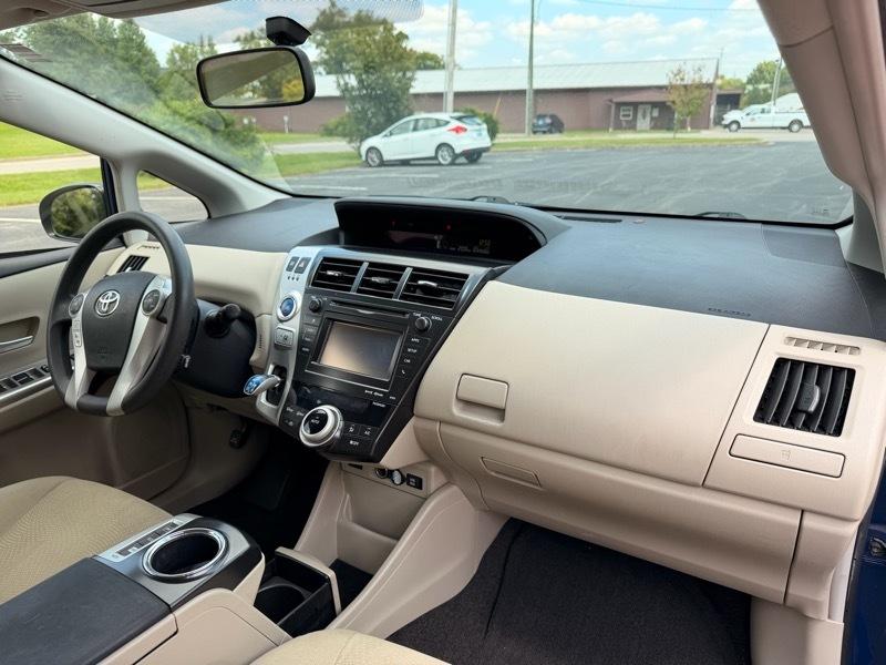Toyota Prius V Three 2012