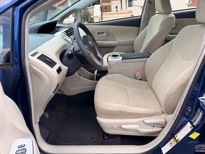 Toyota Prius V Three 2012