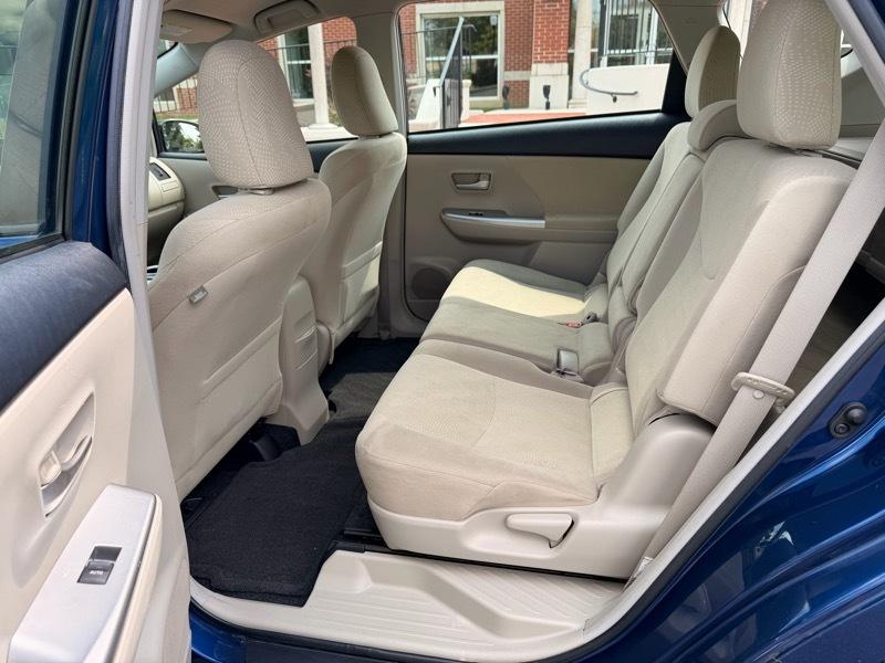 Toyota Prius V Three 2012