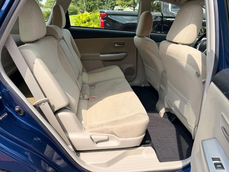 Toyota Prius V Three 2012
