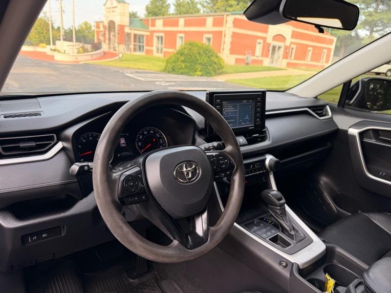 Toyota RAV4 LE AWD 2020