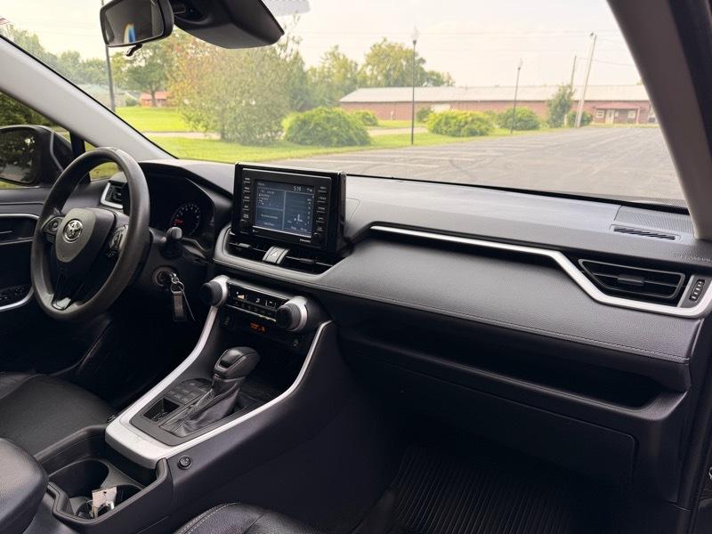 Toyota RAV4 LE AWD 2020