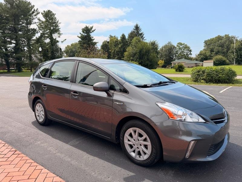 Toyota Prius V Two 2014