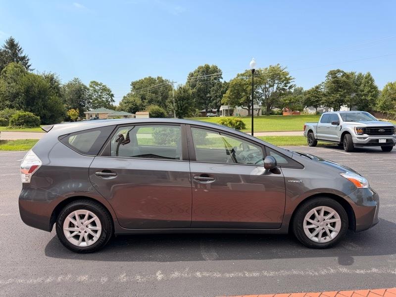Toyota Prius V Two 2014
