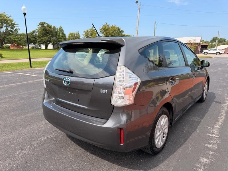 Toyota Prius V Two 2014
