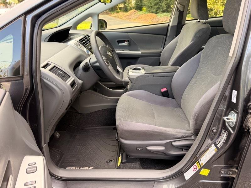 Toyota Prius V Two 2014