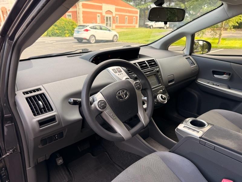 Toyota Prius V Two 2014