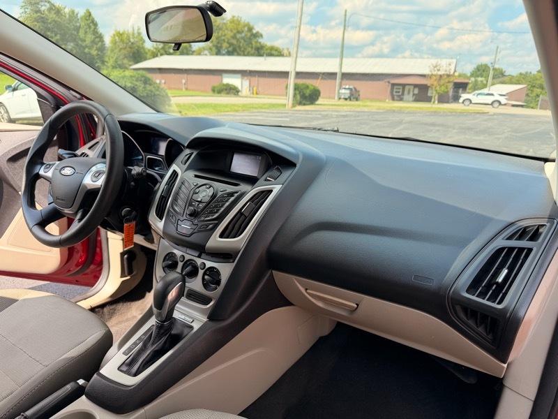 Ford Focus SE Hatch 2014