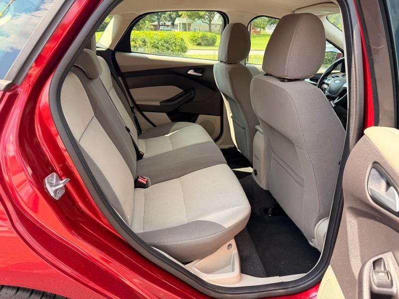 Ford Focus SE Hatch 2014