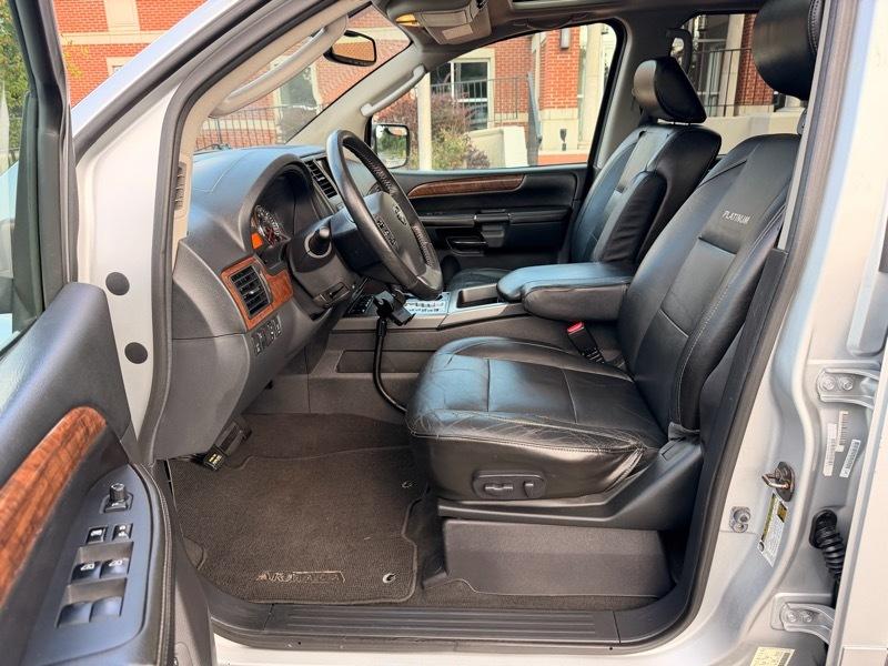 Nissan Armada Platinum 4WD 2012