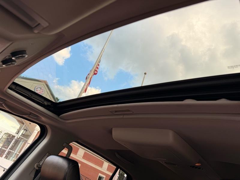 Nissan Armada Platinum 4WD 2012