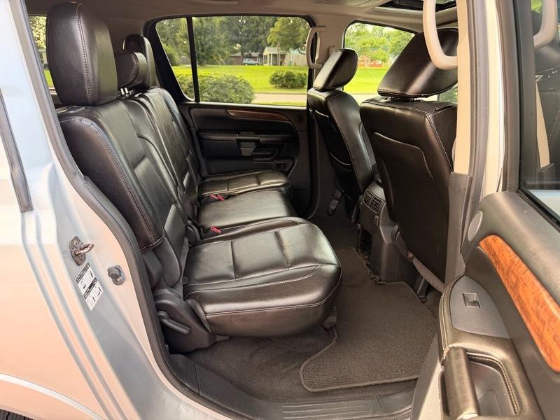 Nissan Armada Platinum 4WD 2012