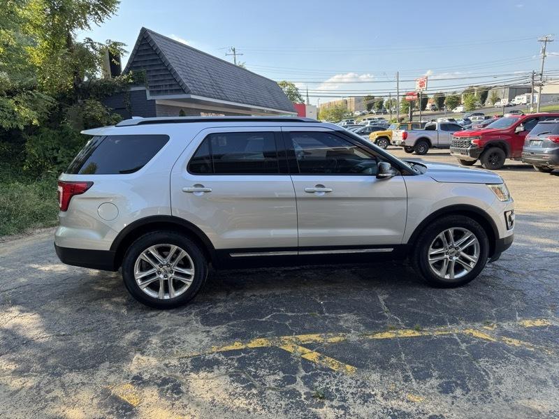 Ford Explorer XLT 4WD 2017