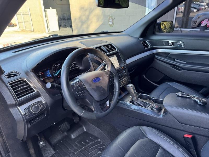 Ford Explorer XLT 4WD 2017