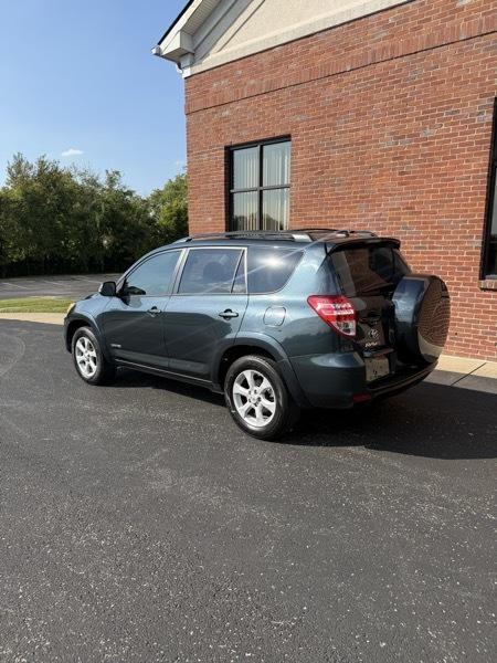 Toyota RAV4 Limited I4 2WD 2012