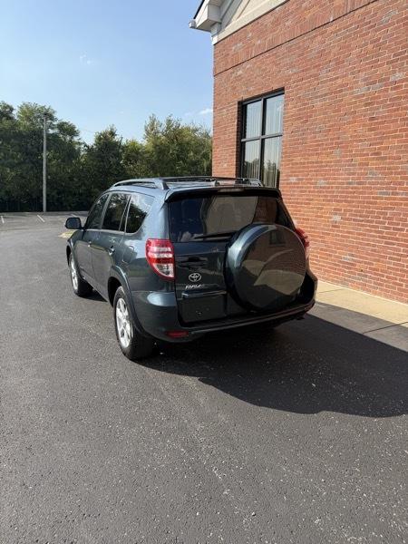 Toyota RAV4 Limited I4 2WD 2012