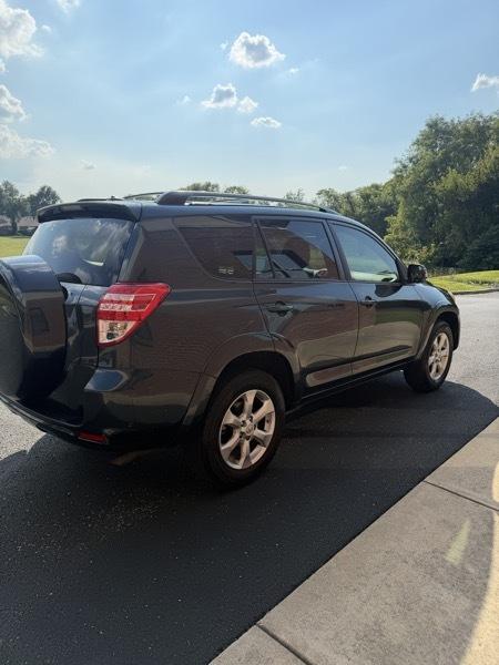 Toyota RAV4 Limited I4 2WD 2012
