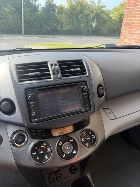 Toyota RAV4 Limited I4 2WD 2012
