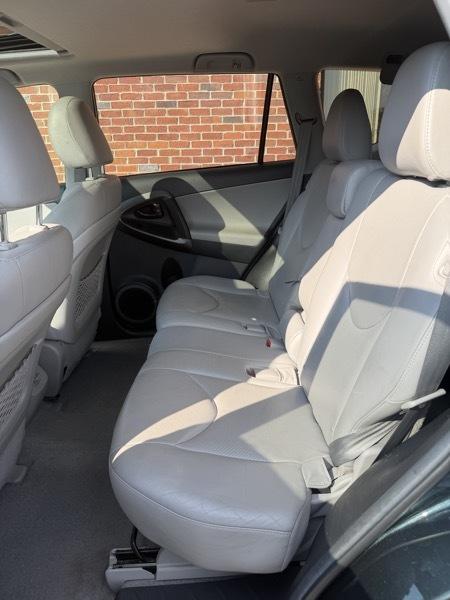 Toyota RAV4 Limited I4 2WD 2012