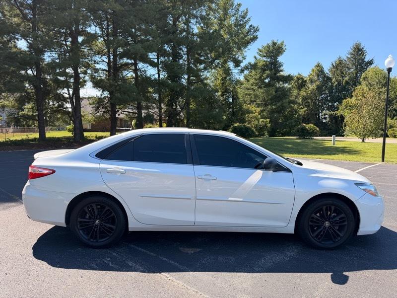 Toyota Camry SE 2017