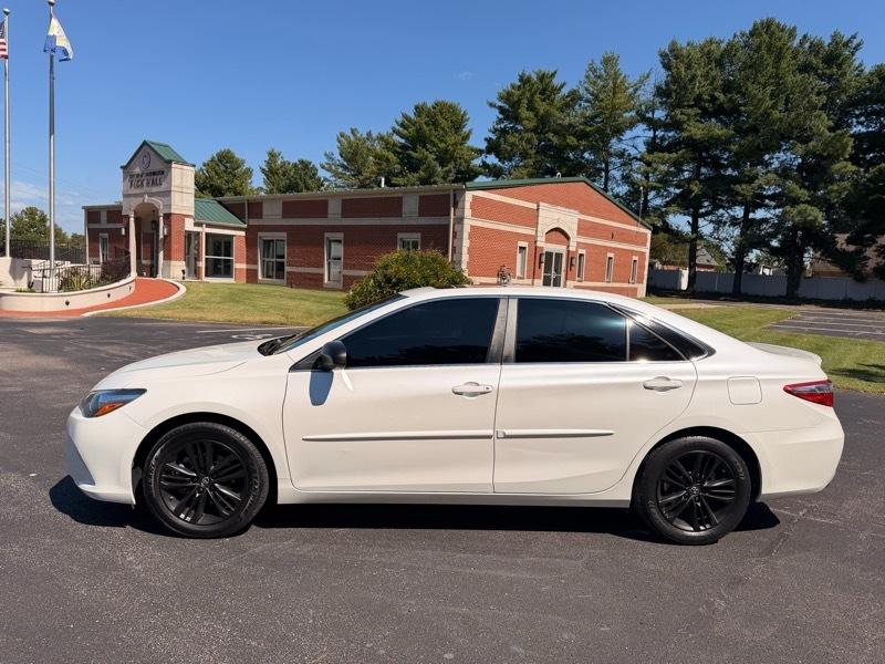 Toyota Camry SE 2017