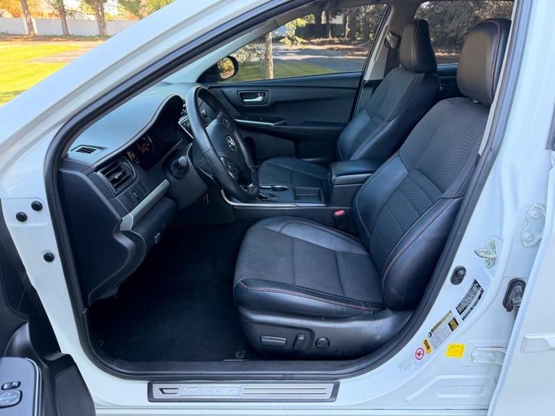 Toyota Camry SE 2017