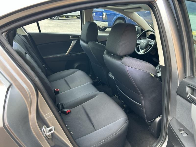 Mazda MAZDA3 s Sport 4-Door 2010