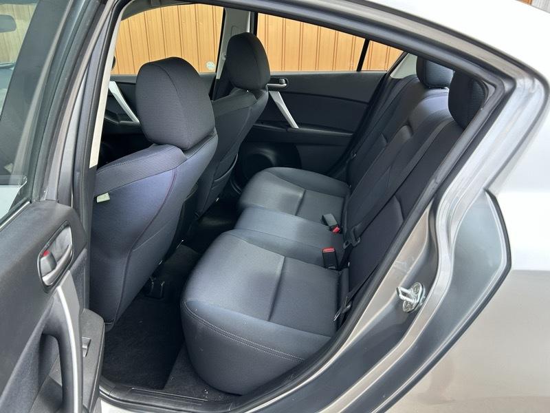 Mazda MAZDA3 s Sport 4-Door 2010