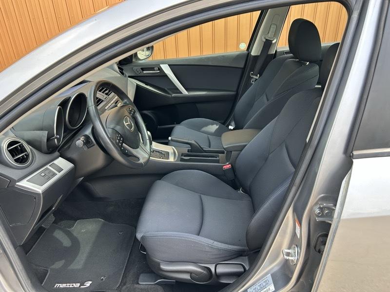 Mazda MAZDA3 s Sport 4-Door 2010
