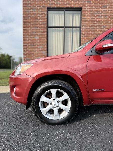 Toyota RAV4 Limited V6 4WD 2012