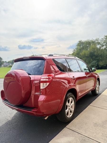 Toyota RAV4 Limited V6 4WD 2012