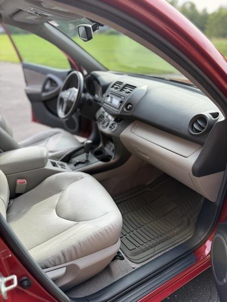 Toyota RAV4 Limited V6 4WD 2012