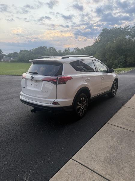 Toyota RAV4 LE FWD 2018