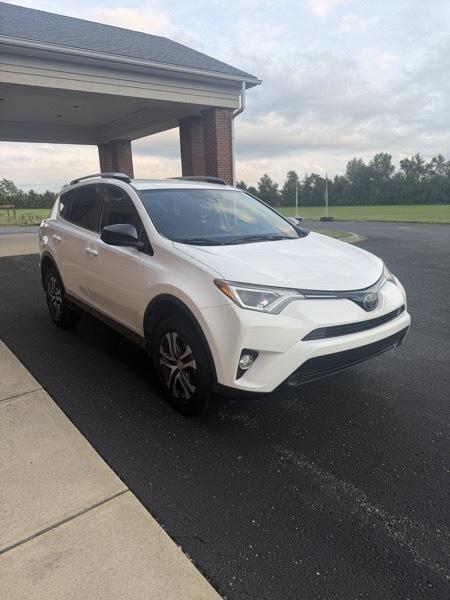 Toyota RAV4 LE FWD 2018
