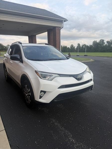 Toyota RAV4 LE FWD 2018
