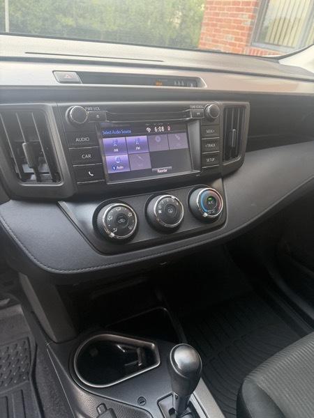Toyota RAV4 LE FWD 2018