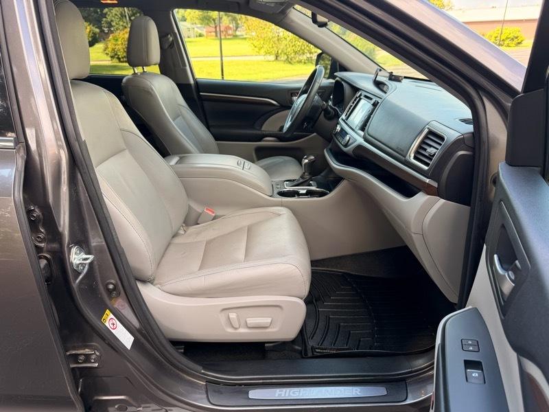 Toyota Highlander  2016