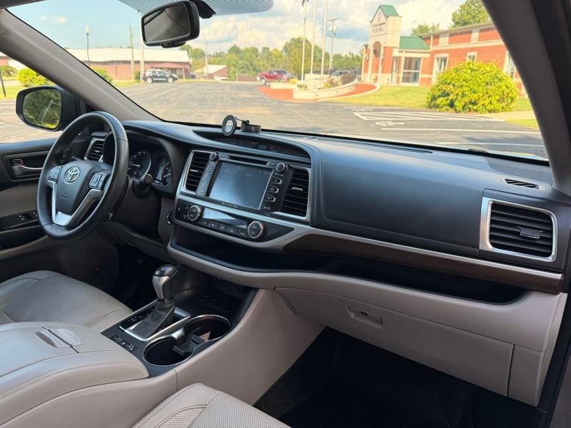 Toyota Highlander  2016