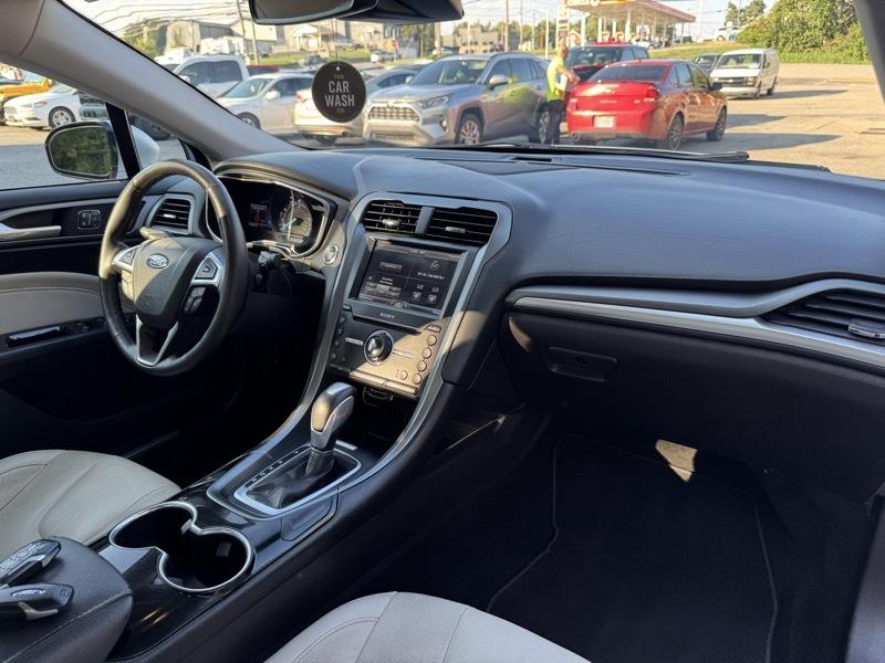 Ford Fusion Titanium 2016